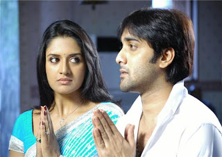 Vimala Raman Hot with Tarun in Chukkalanti Ammayi Chakkanaina 
Abbayi Telugu Movie Latest Unseen images, phots, gallery pictures