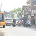 Ghazipur: साप्ताहिक बंदी के बावजूद सड़कों पर चहल-पहल, फर्राटा भर रहे वाहन