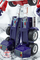 Transformers Missing Link C-01 Convoy 31