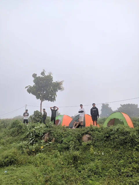 Squad Camp Kembali Laksanakan Kemah di Puncak PLTU Temba Kolo
