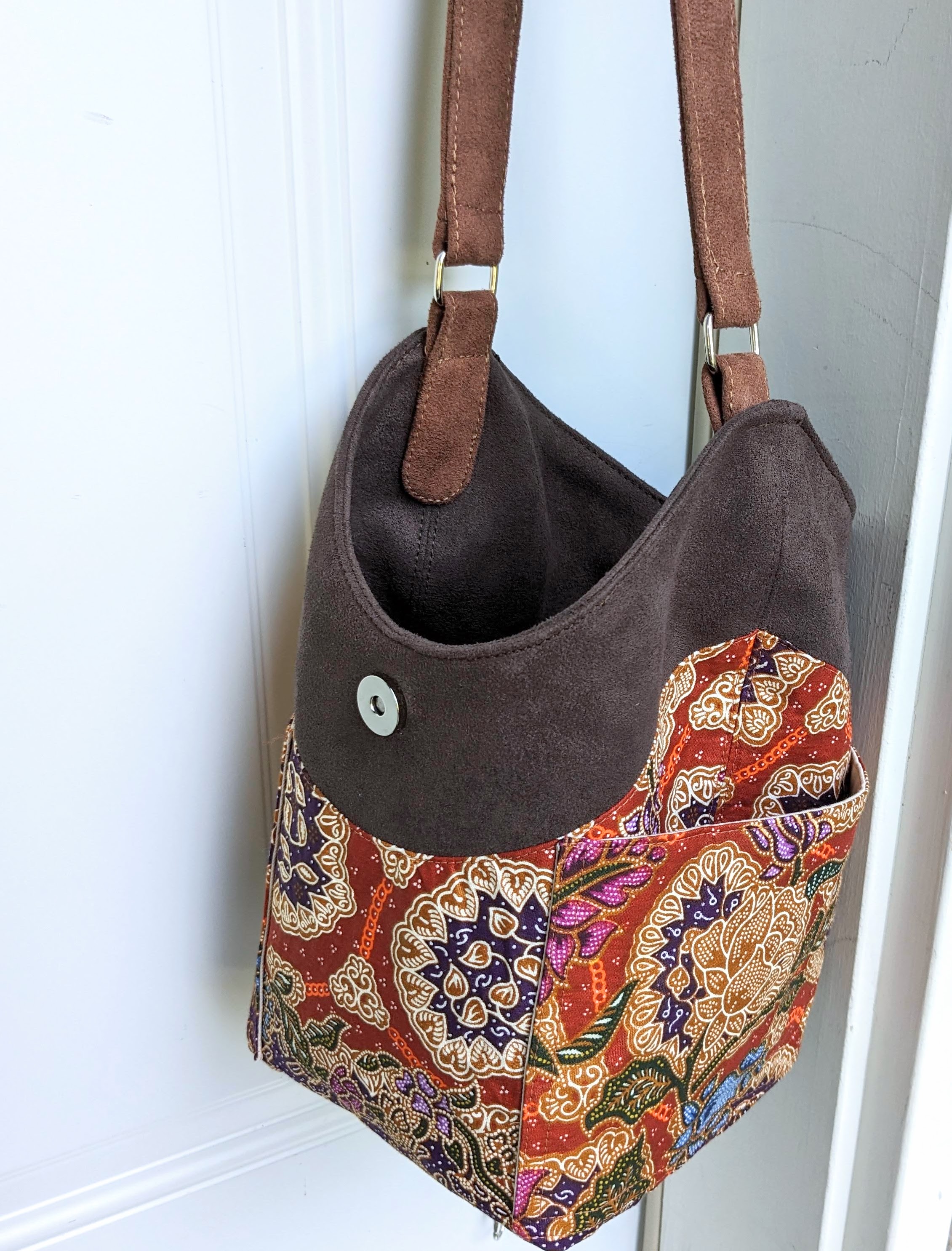 ikat bag: May 2022