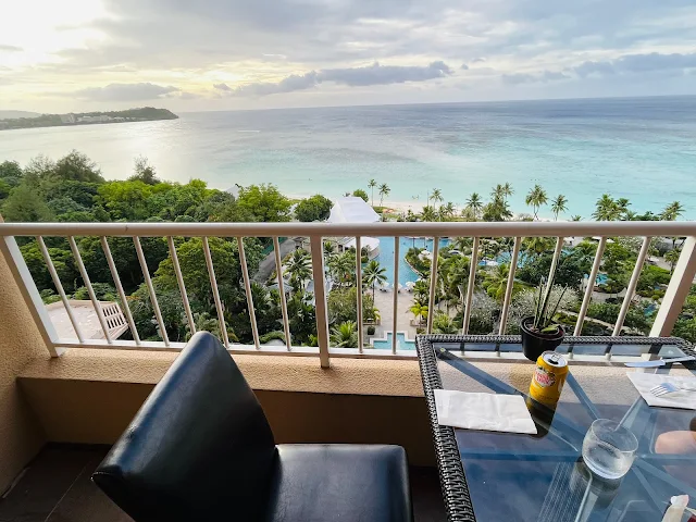 Review Regency Club Lounge at Hyatt Regency Guam