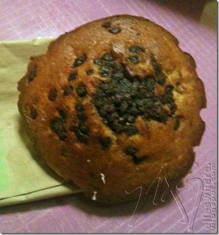 Chocolate chip muffin