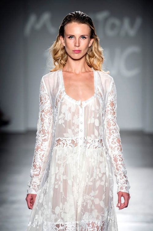 Mode : Défilé Mouton Blanc, robe en dentelle, Fashion Week New York printemps/été 2019