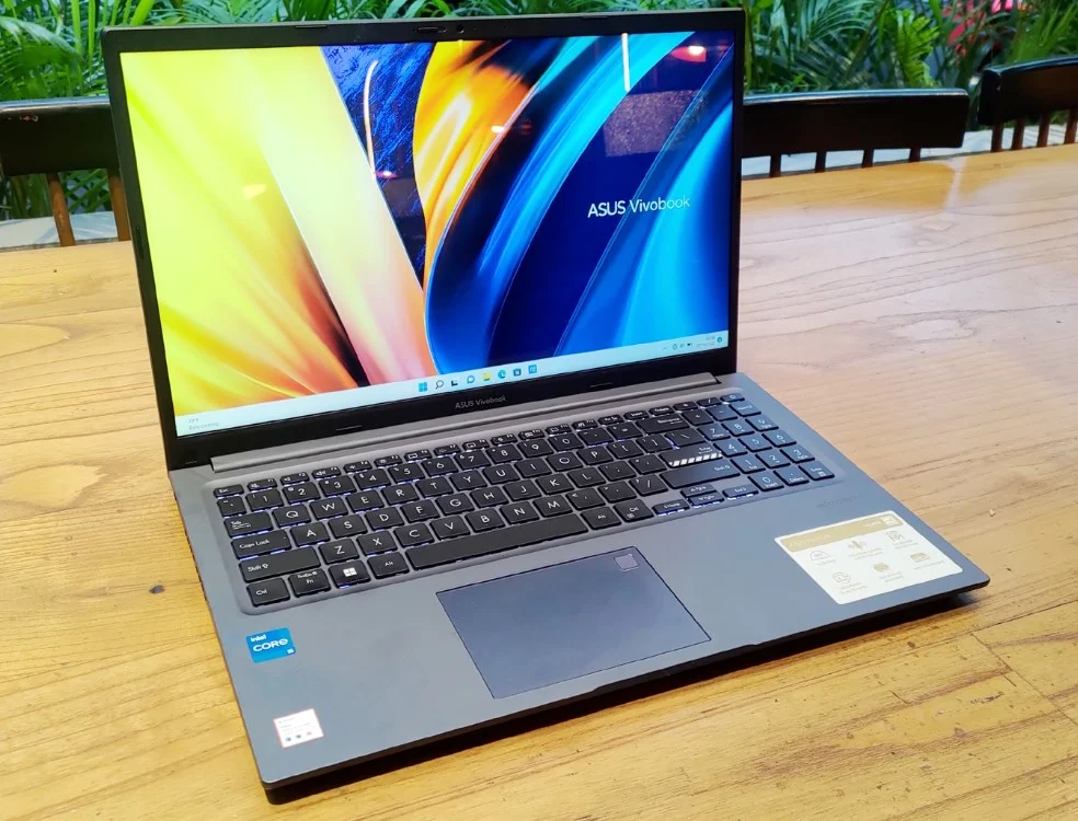 Laptop Tipis Core i5 Layar Touchscreen Harga Murah
