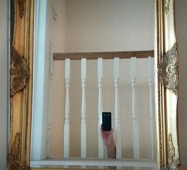 These Pictures Of People Trying To Sell Their Mirrors Is The Funniest Thing We Saw Today