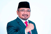 Gus Men Terima Bintang Mahaputera Utama dari Presiden RI