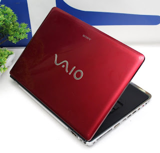 Laptop  Bekas Sony Vaio VGN - CR520E