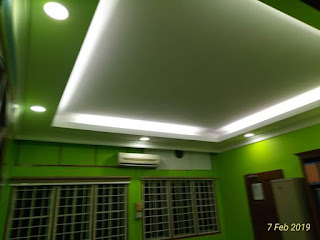 Pemasangan plaster siling dengan aksesori L-Box dan cornice, serta wiring lampu di pejabat cawangan Materiel TUDM