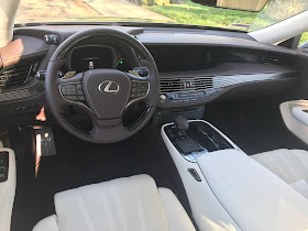 Instrument panel in 2020 Lexus LS 500