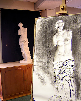 Análisis del movimiento de la escultura clásica La venus de Milo realizado por la Academia de dibujo y pintura Artistas6 de Madrid