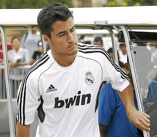 Sahin training with Real Madrid