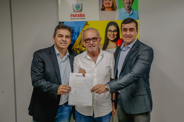 Cícero Lucena firma convênios de mais de R$ 5 milhões com deputados estaduais para investimentos no Município
