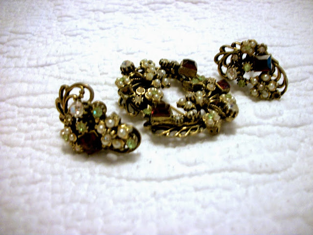 Vintage ornate brooch and earring set, Adventures in the Past Blog