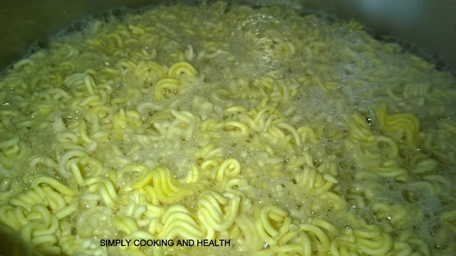 Boiling noodles