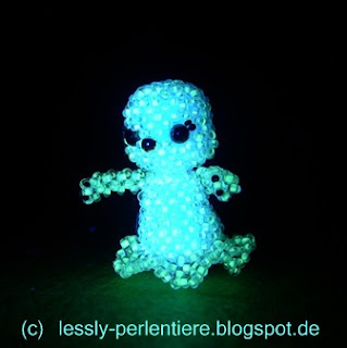 http://lessly-perlentiere.blogspot.com/2015/12/leuchtendes-gespenst-small-head-doll.html