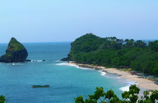 Indahnya Wisata Pantai Papuma Jember Jawa Timur