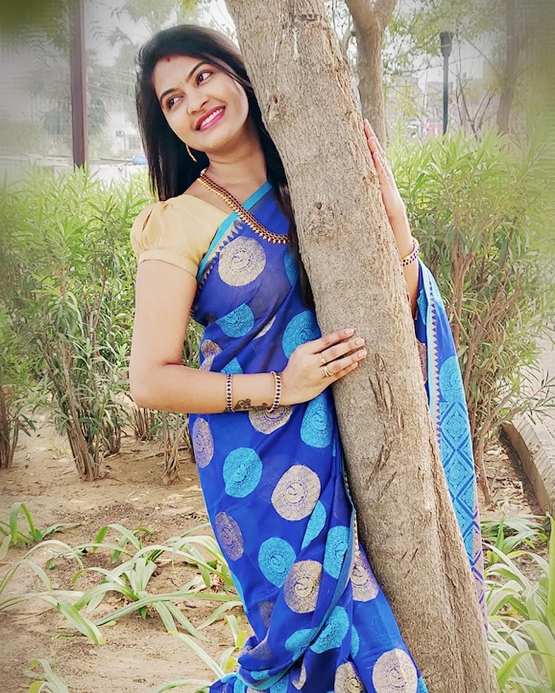 Saravanan Meenatchi Rachitha Gorgeous Blue Saree Stills