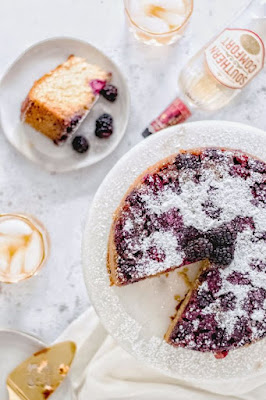 summer-food-ideas-recipes-THE 13 DELICIOUS RECIPES YOU WANT TO TRY-upside down cake- upside down blackberry bourbon cake-party cake-Weddings by KMich-Philadelphia PA