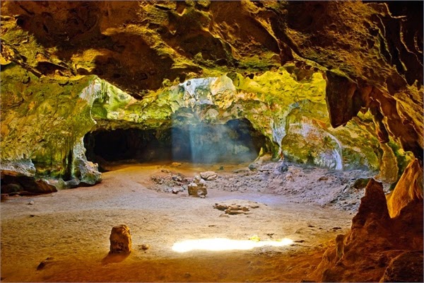 Explore Caves in aruba