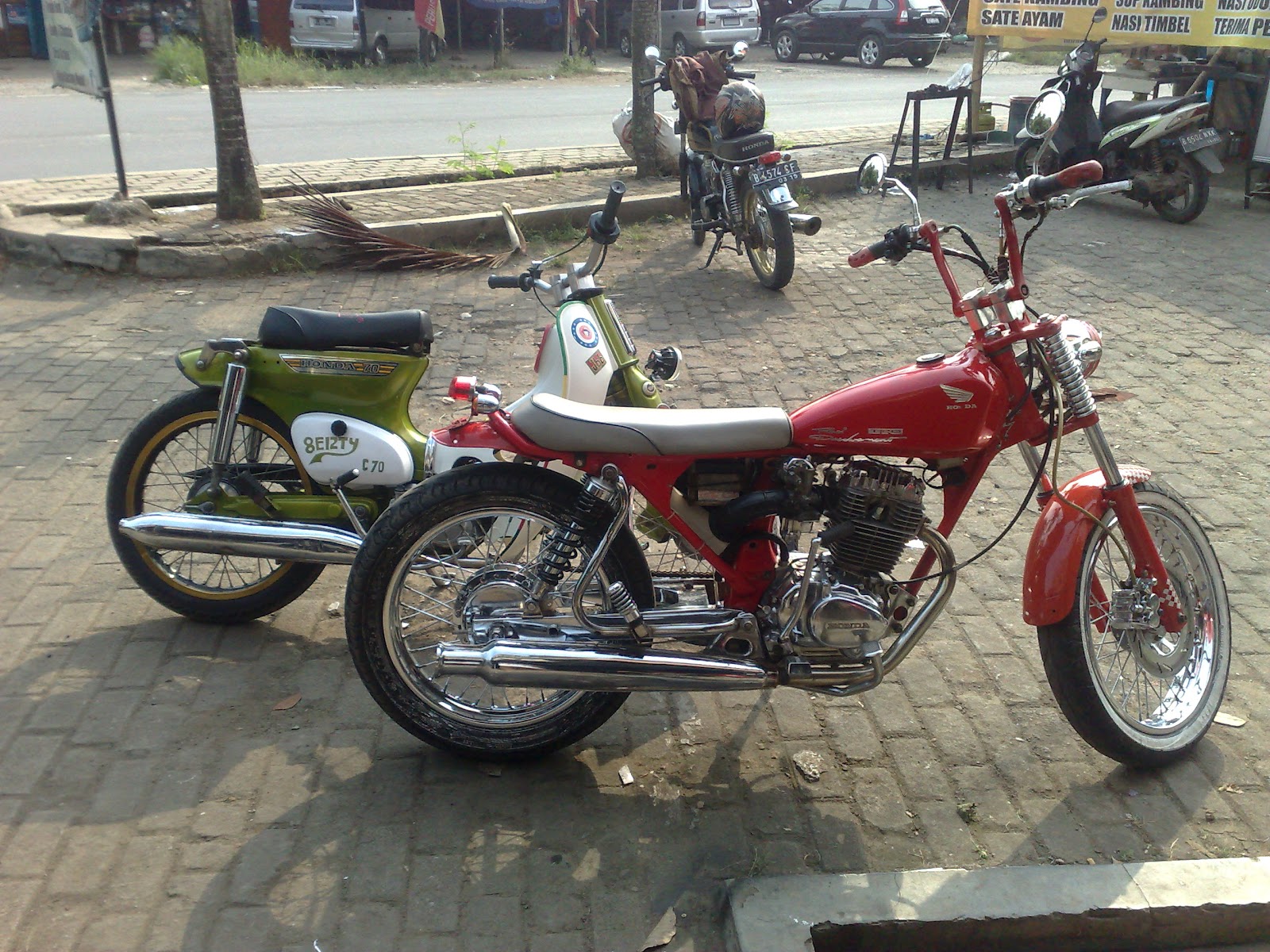 Modifikasi Jap Style Megapro Merah