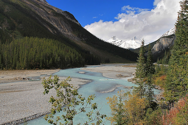 banff national park geology trip travel roadtrip geologist glacier lake mountains rocks ©rocdoctravel.com hiking Canada