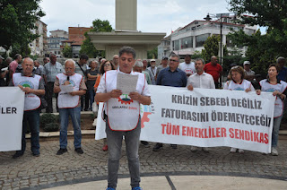 Ulus Meydanında emekliler zam yapılması için eylem yaptı