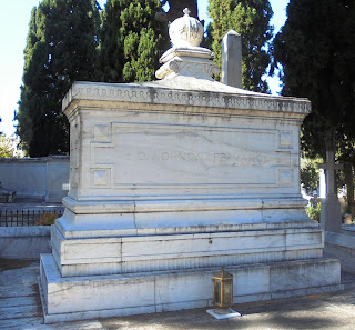 το ταφικό μνημείο του Αρχιεπισκόπου Αθηνών Γερμανού  στο Α΄ Νεκροταφείο των Αθηνών