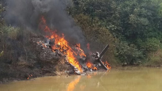 AVIÃO CAI, EXPLODE E MATA TRÊS PESSOAS EM ITAITUBA, NO PARÁ