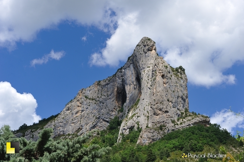 rocher de quiquillon photo blachier pascal