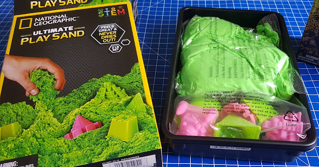 National Geographic Ultimate Play Sand Kit Review Box Contents tightly packed into plastic tray