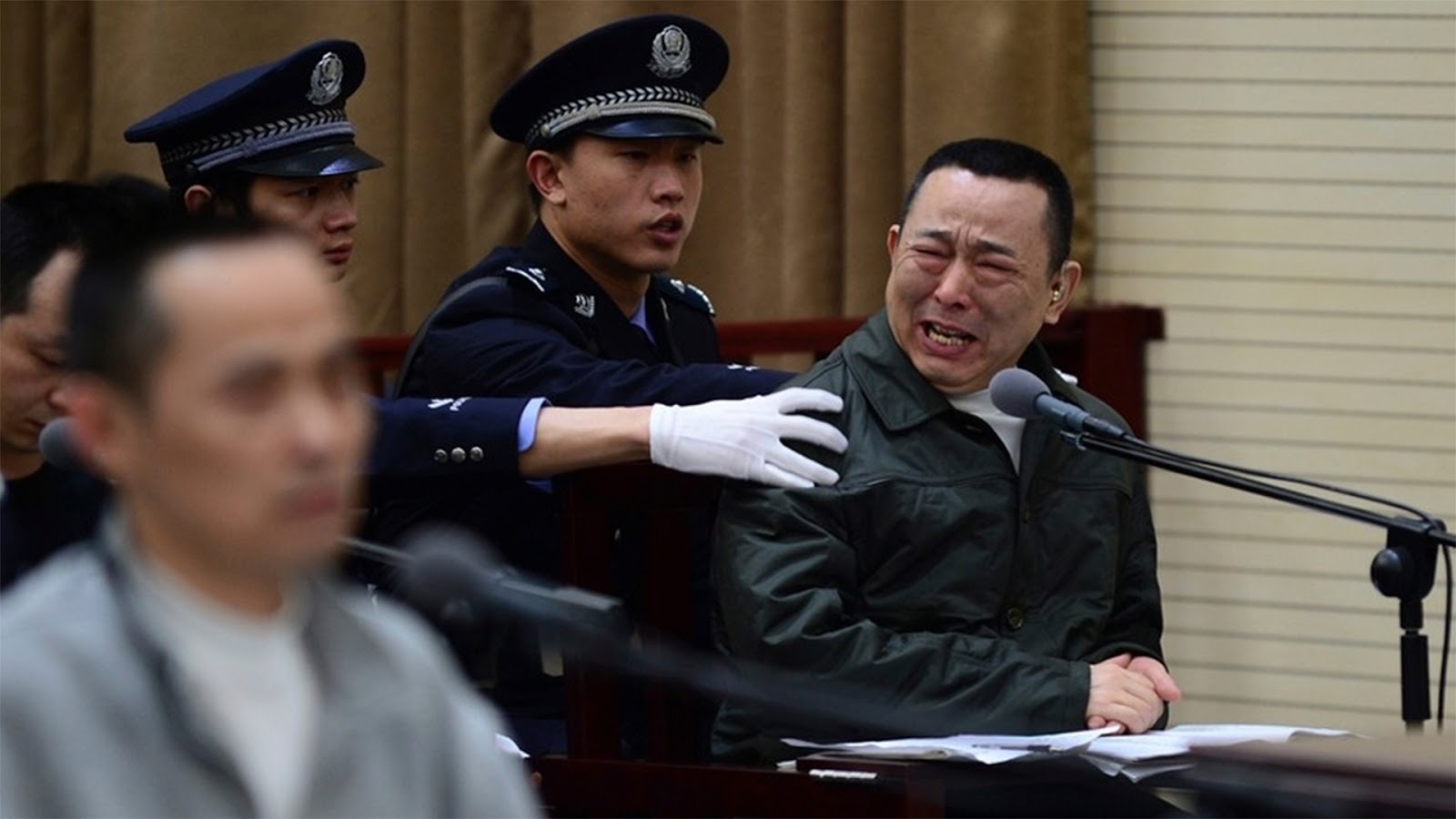 En China aprueban pena de muerte para políticos corruptos y así es como lloran cuando los ejecutan por tanto ROBAR