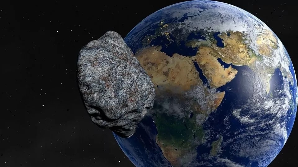 Large Asteroid to Pass Close to Earth and Moon