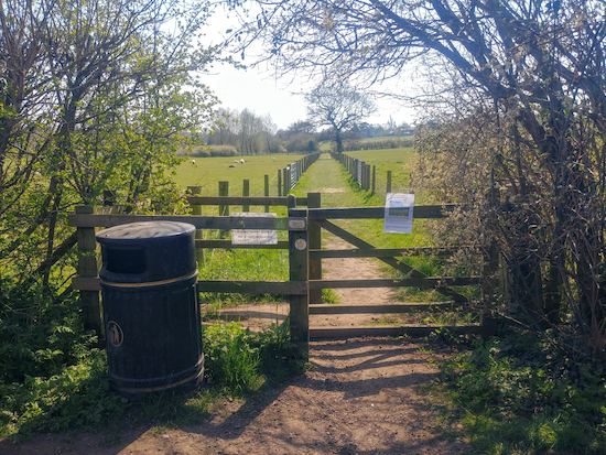 Braughing footpath 25 leaving Braughing Boat 29 (point 14)