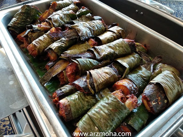 ikan keli panggang, menu buffet ramadhan vistana hotel penang, buffet ramadhan vistana hotel 2018, menu berbuka buffet ramadhan 2018, 101 resipi tok wan menu tradisional melayu,