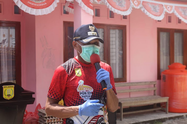 Benhur tomi Mano Minta Warga 14 Kampung Masih Zona Hijau Tetap Berada Di Rumah