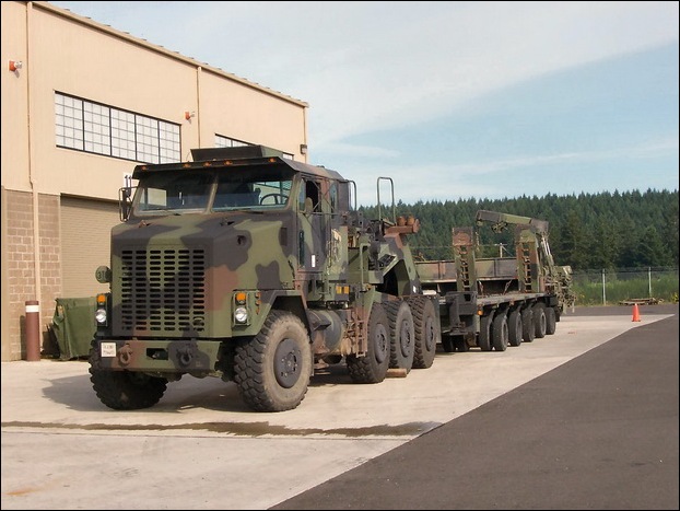 M1070 Heavy Equipment Transporter 15