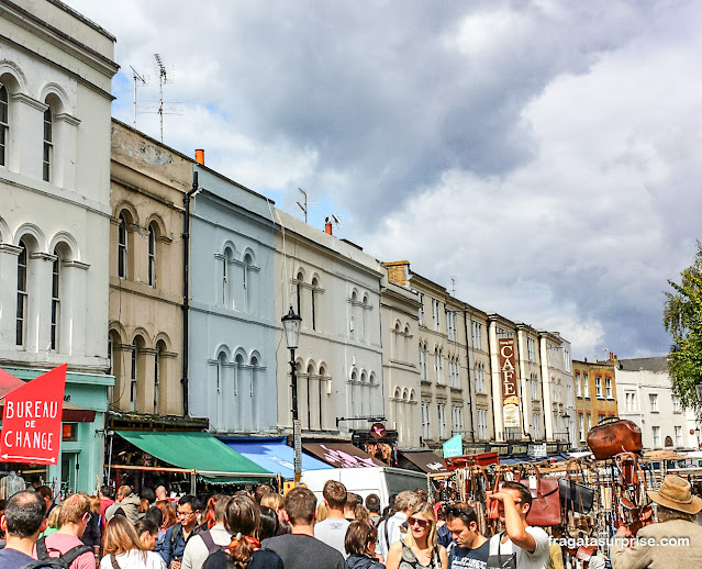 Mercado de Portobello Road em Londres