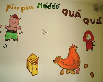 pintura em paredes rui aleixo onomatopeias galinha dos ovos de ouro capuchinho vermelho 3