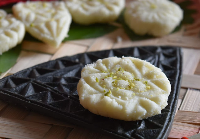 Sandesh, chanar sandesh, Bengali misti, chanar sandesh,Sandesh, Bengali dessert, Naram pak sandesh, chanar sandesh, nalen gurer sandesh, bengali misti, bengali sweets, bangali misti, chanar sandesh