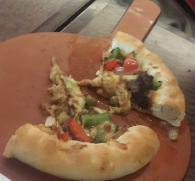 Pizza Lezat, Ya Pizza Hut Jemursari Surabaya