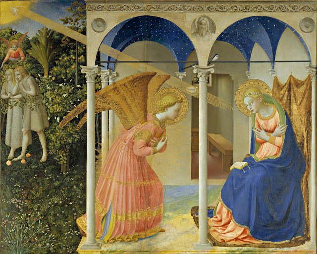  Quadro completo da Anunciaçãode Fra Angelico de 1435 que está no Museu Prado em Madrid - Nossa Senhora sentada recebe o anjo que está de joelhos. Esse quadro tem um colorido mais bonito com presença do azul  da manta da Virgem e do teto do local. É o único que mostra o jardim do éden ao lado   