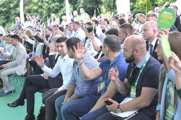 У партії Зеленського "Слуга народу" відшукали затятого противника Майдану: хто він і що відомо