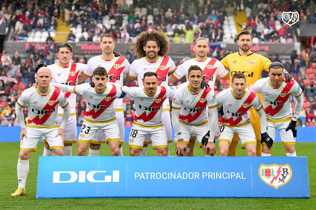 📸RAYO VALLECANO DE MADRID 📆2 marzo 2024 ⬆️Pacha Espino, Florian Lejeune, Aridane, Miguel Crespo, Stole Dimitrivski. ⬇️Isi Palazón, Óscar Valentín, Álvaro García, Óscar Trejo, Ivan Balliu, Raúl De Tomás. RAYO VALLECANO DE MADRID 1 🆚 CÁDIZ C. F. 1 Sábado 02/03/2024, 16:15 horas. Campeonato de Liga de 1ª División, jornada 27. Madrid, estadio de Vallecas: 12.272 espectadores. GOLES: ⚽1-0: 78’, Florian Lejeune. ⚽1-1: 90+1’, Javi Hernández.