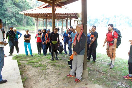 Tanjung Mentong Tasik Kenyir : All About Fishing: Memburu Kelah Tasik Kenyir / The houseboat travels to waterfalls and fishing sites providing an exhilarating adventure for nature lovers.