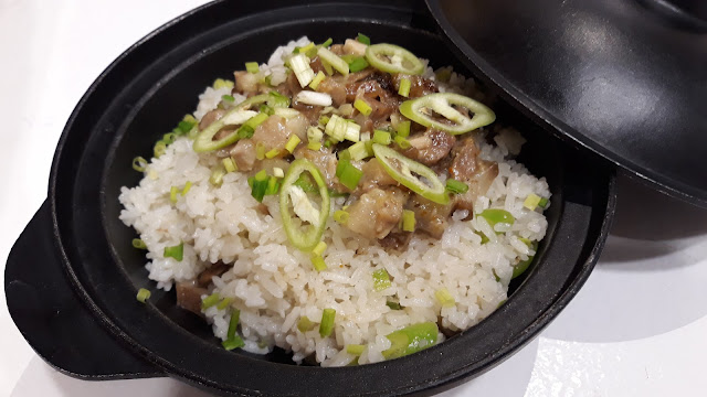  Rice Bowl Reaction. When flavored sauce reacts with fried rice then the topping of choice is added. In this case, it's Sisig Rice.