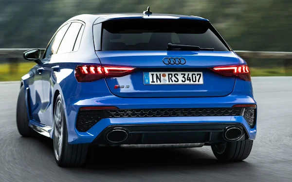 Novo Audi RS3 Performance Edition de 407 cv chega a 300 km/h