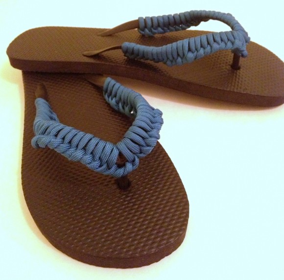 Popular DIY Crafts Blog: How to Make Paracord Flip Flops