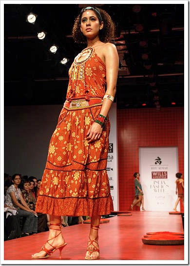 Ritu kumar's summer wear collection at LFW_1