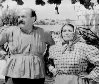 Ήταν Όλοι Τους... Κορόιδα! (1964) - Ο Γιάγκος Σουσάμης (Βασίλης Αυλωνίτης) με την αδελφή του Παγώνα (Γεωργία Βασιλειάδου).